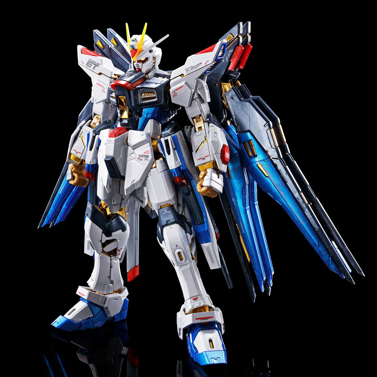P-BANDAI: RG 1/144 Strike Freedom Gundam (TITANIUM FINISH) Official