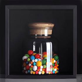 05-Jelly-Beans-Pedro-Campos-Realistic-Paintings-Coupled-with-Classic-Items-www-designstack-co