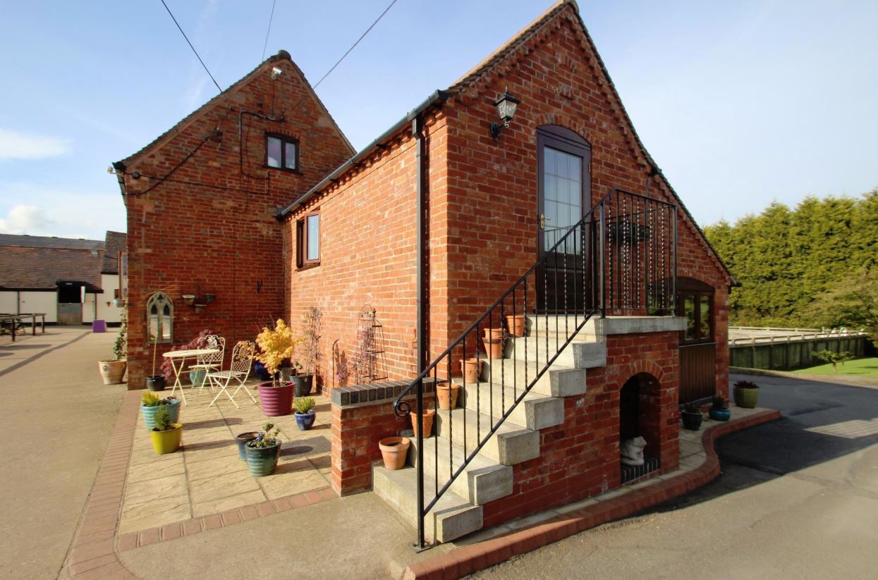 The Holiday Cottages Alcott Farm, Alvechurch, Birmingham, Worcestershire