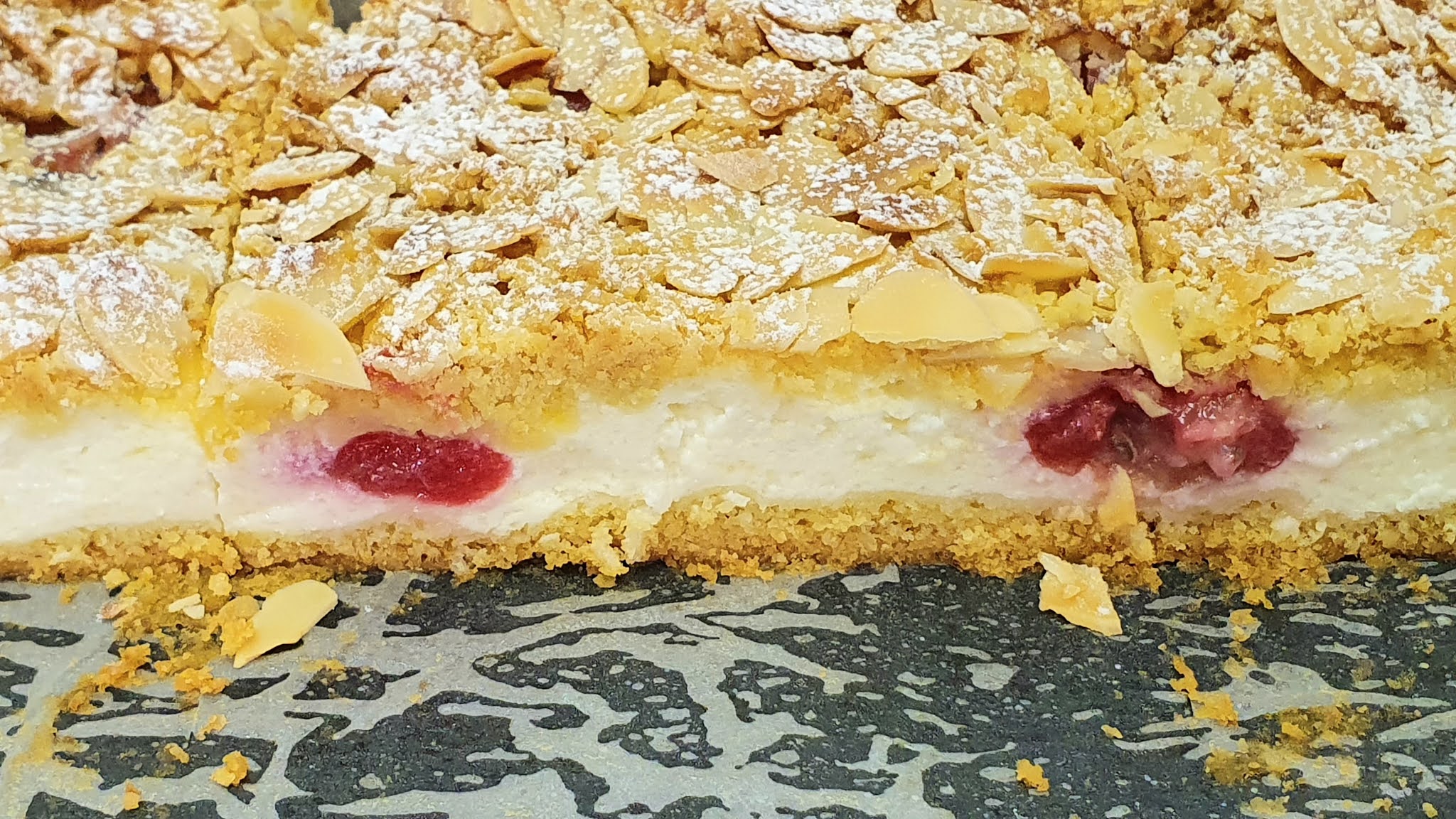 Lilian&amp;#39;s Baking Inspiration: Stachelbeer Joghurt Blechkuchen