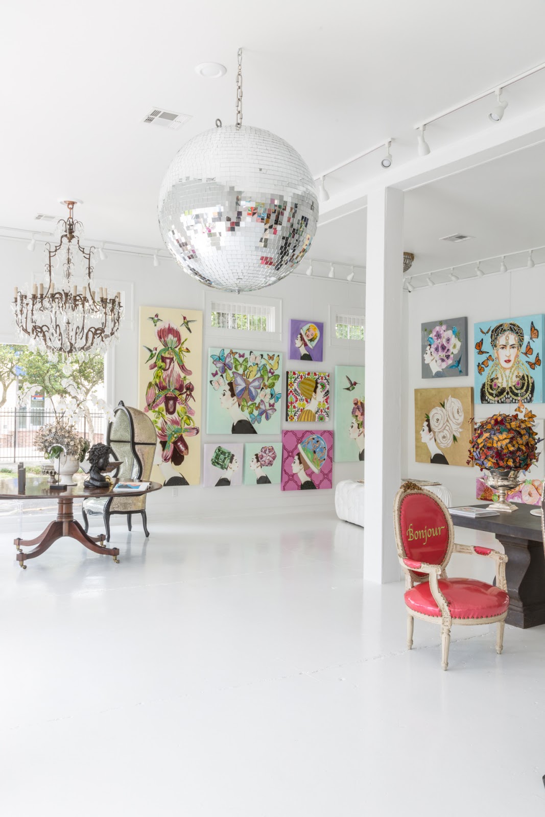 The Uptown Acorn Strolling Along Magazine Street {Ashley Longshore