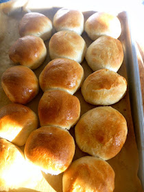1 Hour Dinner Rolls: Hot, steamy rolls slathered in butter are the perfect accompaniment to any meal, especially when they are homemade! - Slice of Southern