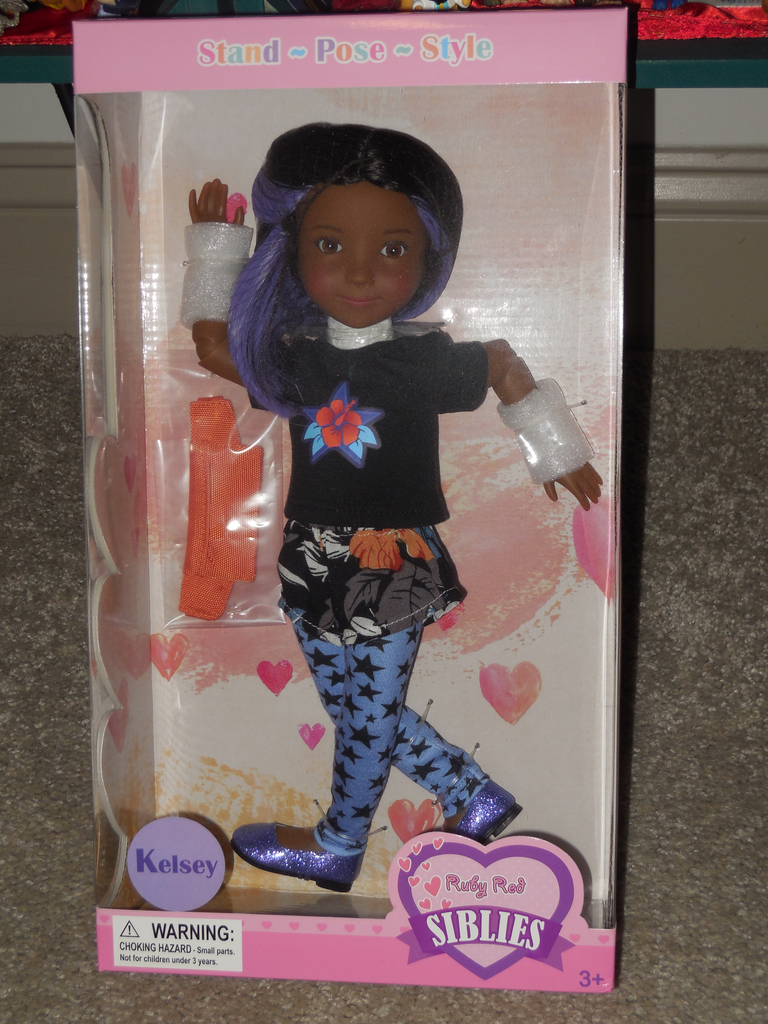 Veni Vidi Dolli REVIEW Ruby Red Fashion Friends Siblies Kelsey & Sydney
