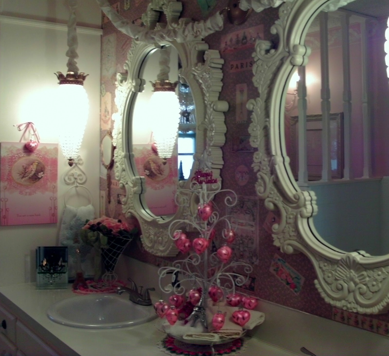 Penny's Vintage Home Christmas in the Powder Room