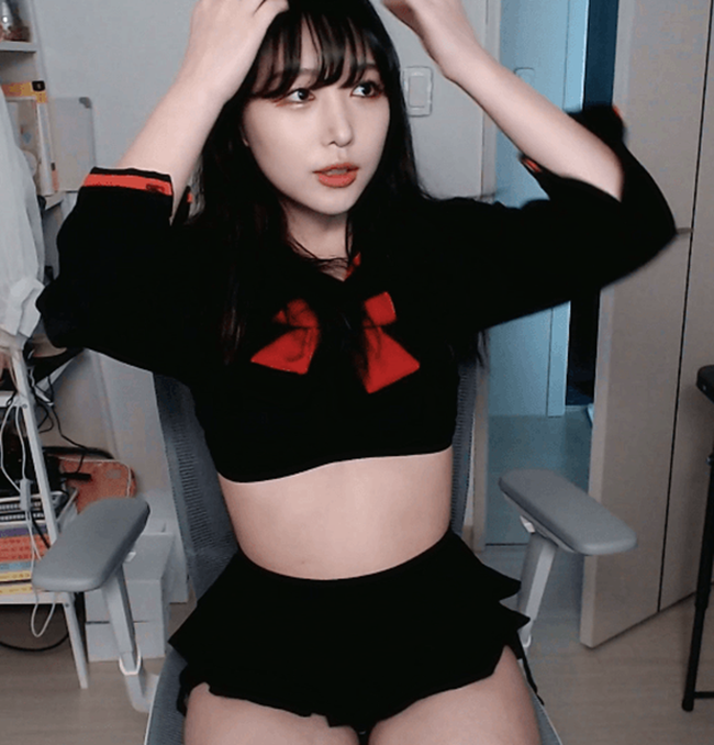 clip Park Haak xích cổ
