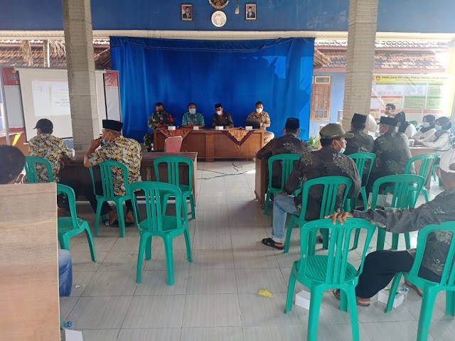 Babinsa Kebonsari Koramil 04/Dempet Hadiri Rapat Pemilihan Anggota BPD