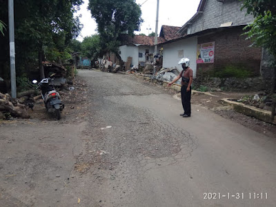 Kondisi Kerusakan Jalan Aspal Widoropayung Rusak, Diduga Dampak Pertambangan 