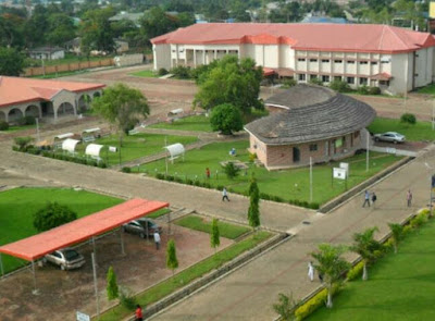 a Photo: Huge snake killed at Benue State University Medical school hostel, Makurdi