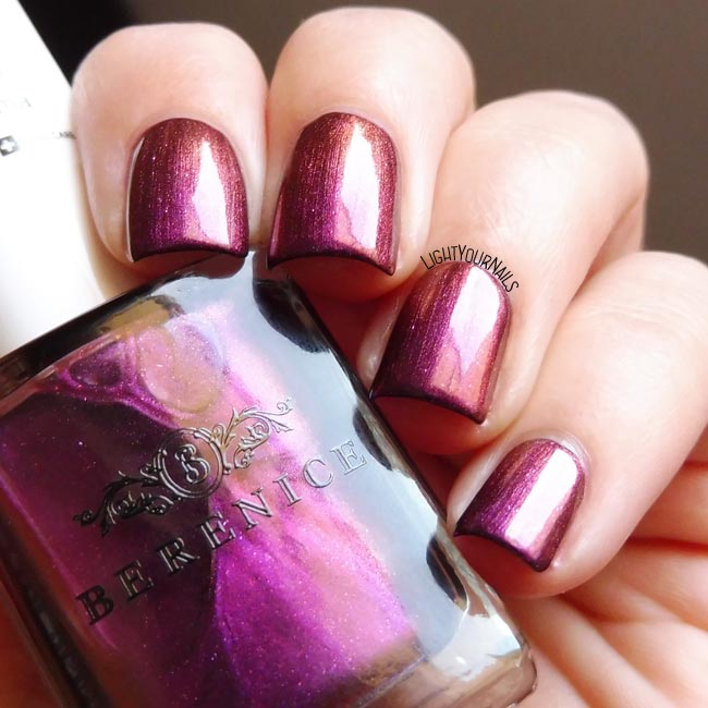 Berenice Beauty 42 Enigma : smalto viola glitterato : purple glittery nail polish @lightyournails