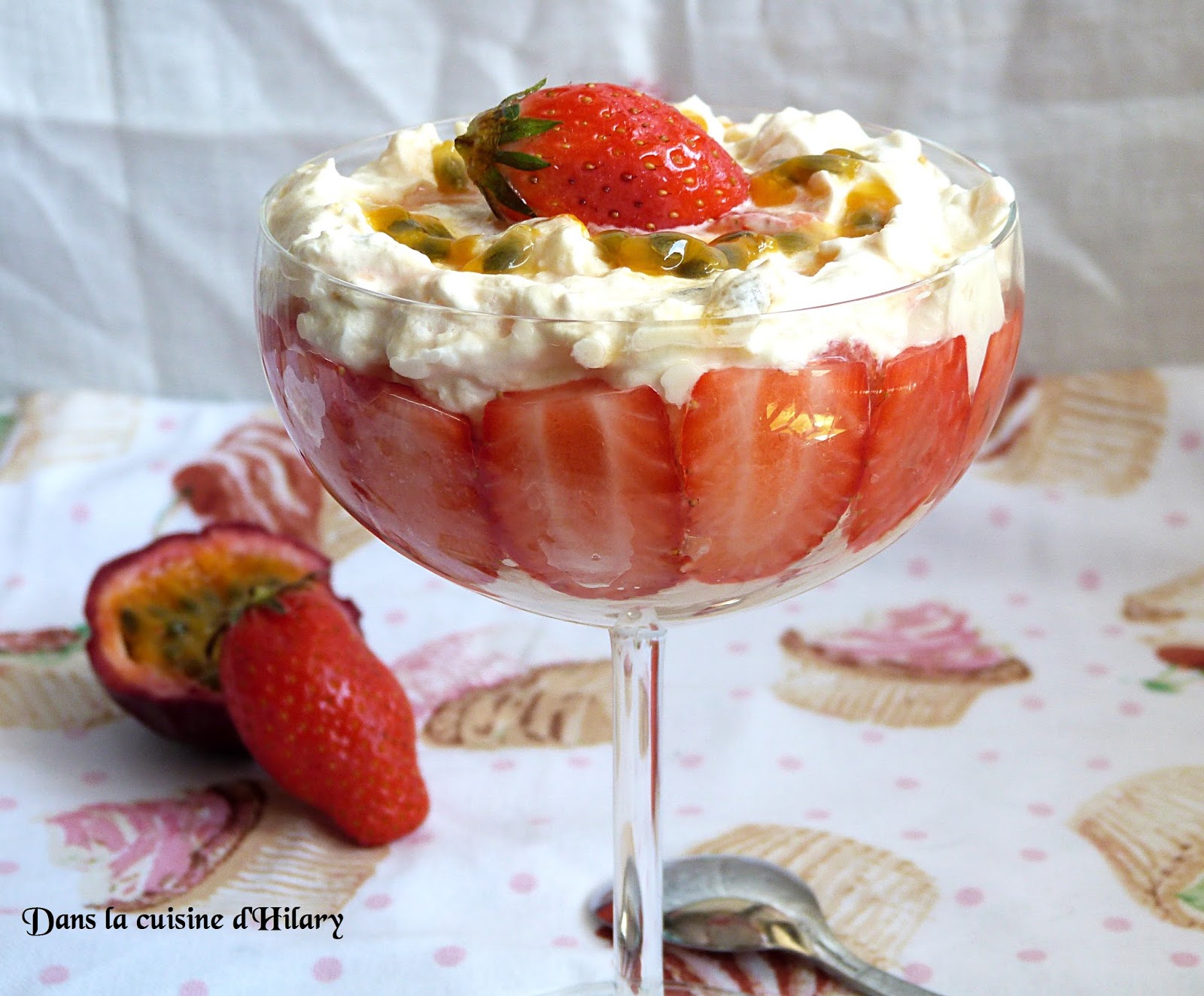 Dans la cuisine d'Hilary Eton mess aux fraises et fruits de la passion