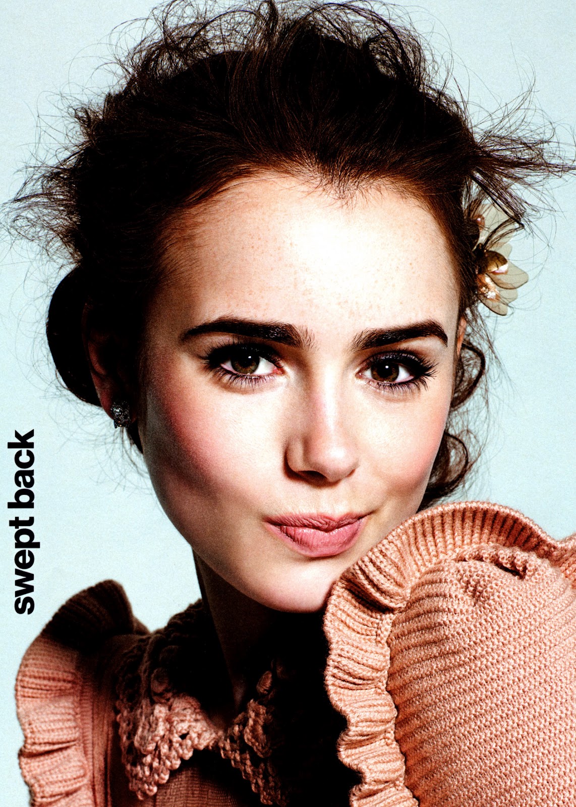 0730005541788_4_lily_collins_0912_glamour_05.jpg