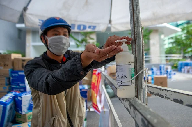 Thêm 16 ca mắc Covid-19 trong nước và 4 người nhập cảnh