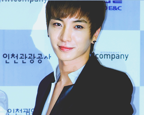 Asian Male Celebrity and Model: Super Junior Leeteuk 2013 Picture and