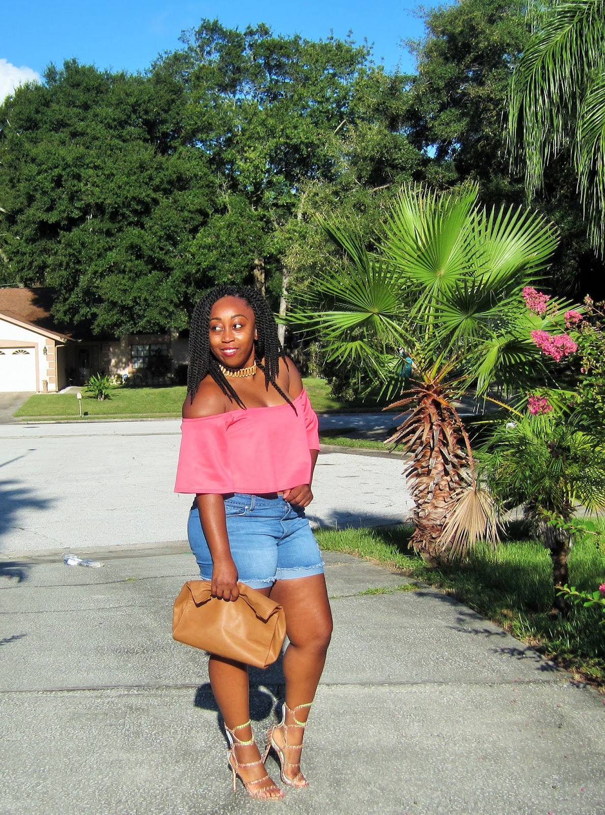 Outfit Coral Top, Denim Shorts, and MultiPrint Sandals