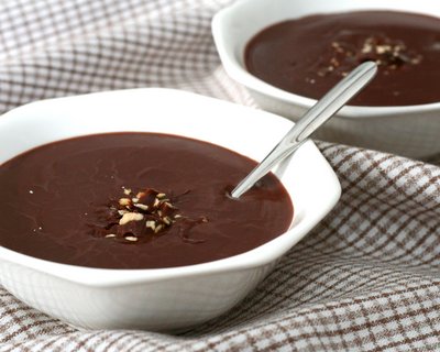 Light 'n' Easy Chocolate Pudding ♥ KitchenParade.com, just five ingredients so perfect for weeknights or late-night chocolate attacks.