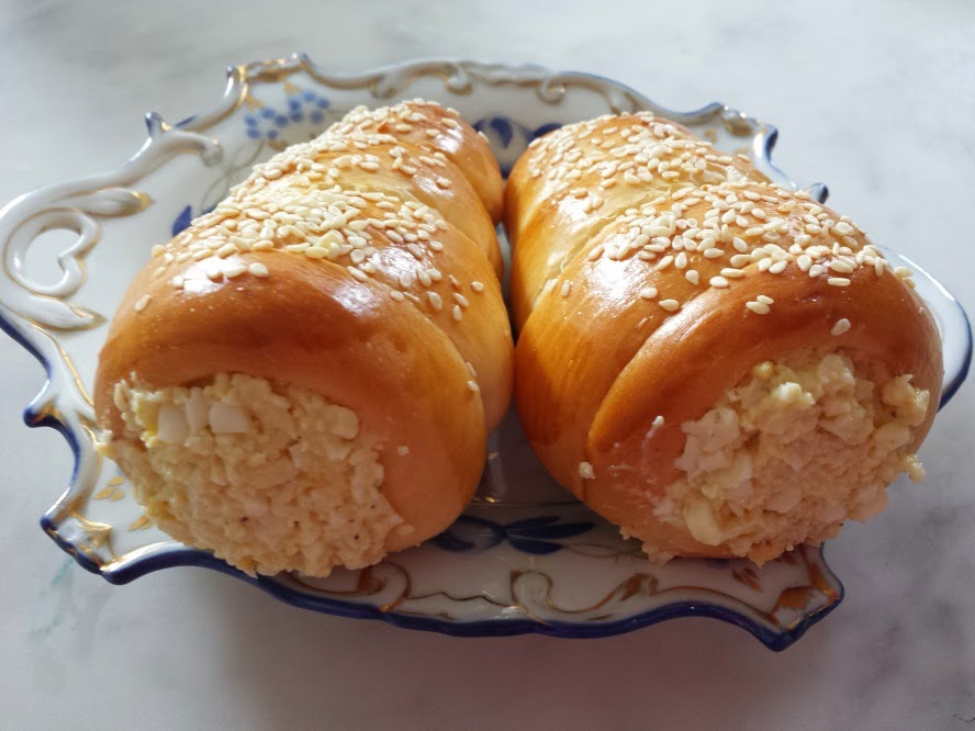 Yochana's Cake Delight! Cream horn with egg filling