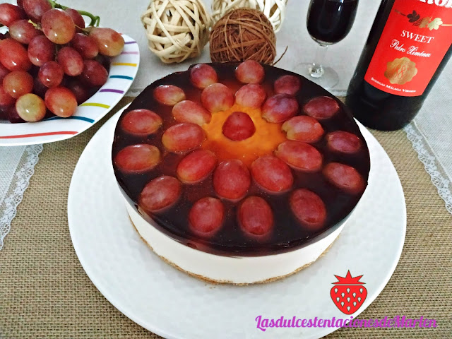 Tarta De Queso Con Uvas Y Vino Dulce
