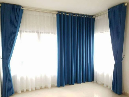 Lựa chọn rèm vải cho cửa sổ để chống nắng nóng.
