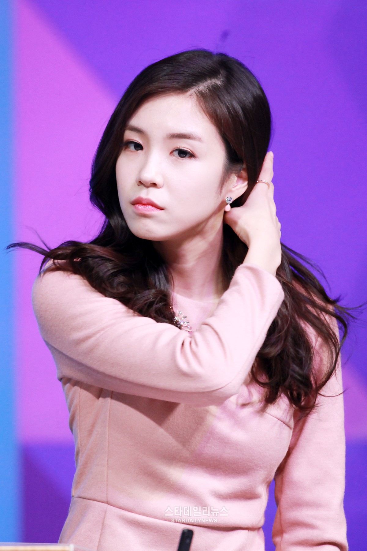 141224 Jang Ye-won - SBS Awards Festival - 35p