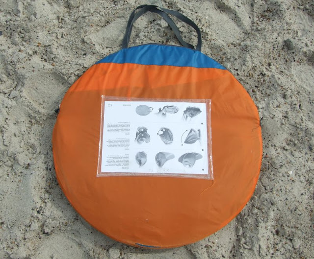 Wir testen zwei Strandmuscheln im Vergleich: Crivit vs. JAKO-O. Kriterien für den Test: Pop-up, Sonnenschutz, Aufbau, Gewicht, Angebot, Packmaß, Hülle, Platz, Familientauglichkeit, Abbau der Strandmuschel. Inklusive Tipps zur Anschaffung bzw. zum Kauf!