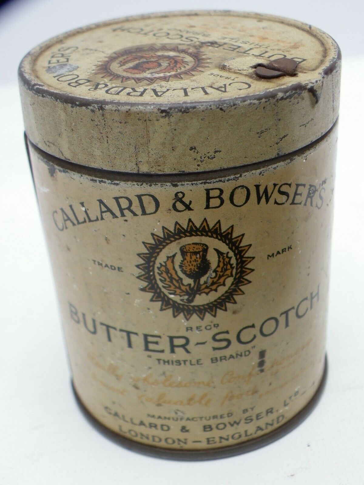 menestroll et lutecien Callard & Bowser