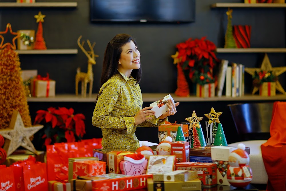 An M&S Christmas Story Nicole Hao Bian’s Holiday gift-giving tips