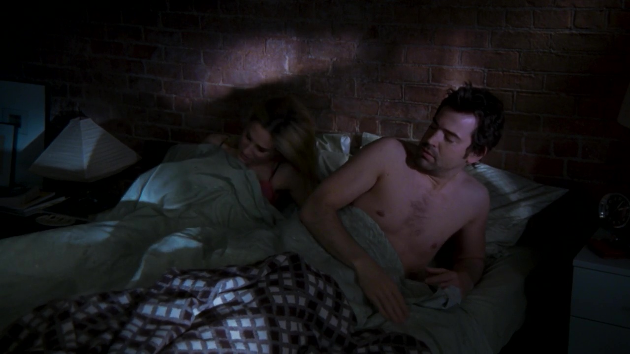 Ron Livingston shirtless in Sex And The City 6-03 "The Perfect Present...