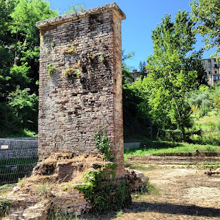 Fonte di Follonica a Siena