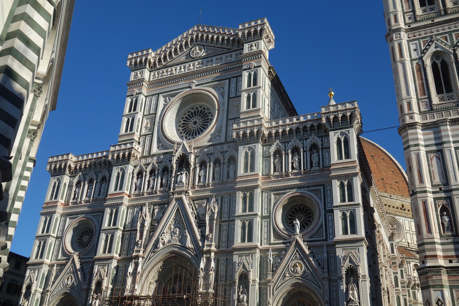 Флоренция ренессанс архитектура. Стили архитектуры италии. Итальянская архитектура. Фронтон барокко италия. Стили архитектуры италии.