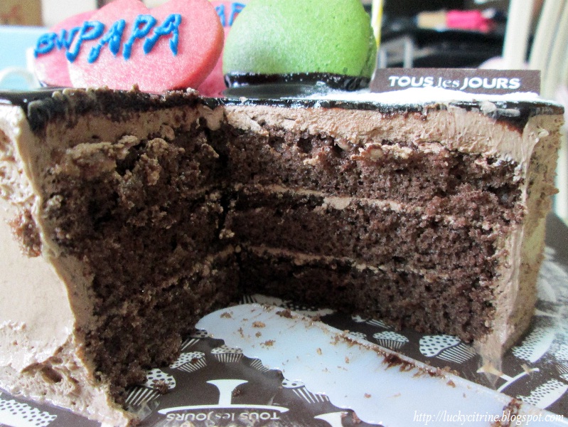 Lucky Citrine Tous les Jours Dark Glaze Chocolate Cake & Macarons