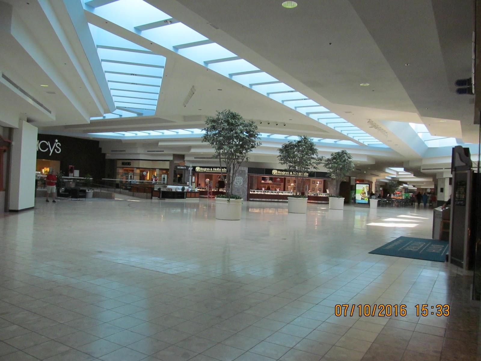 Trip to the Mall: Lakeview Square Mall- (Battle Creek, Michigan)