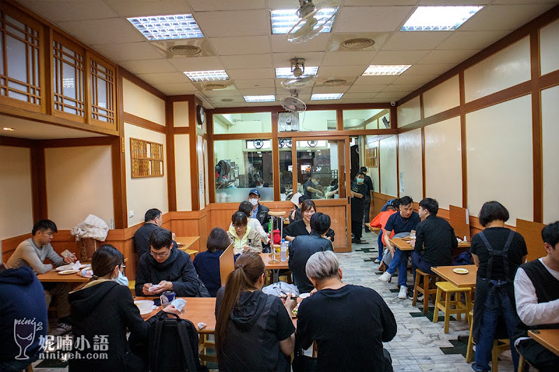 【晴光商圈美食】黃記魯肉飯。市場扛霸子排隊小吃 【晴光商圈美食】黃記魯肉飯。市場扛霸子排隊小吃