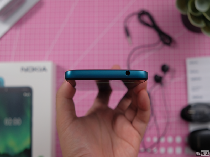 Headphone jack at the top Headphone jack at the top