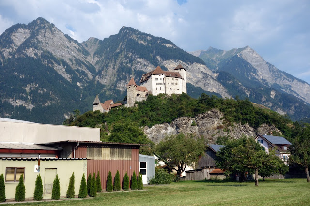 Interlaken, Switzerland, Eiger, Jungfrau, Monch, Canyoning, Paragliding, Via Ferrata, White Water Rafting, Brienz, Thun, Mountains, Alps, bern, Bernese Alps, Swiss Alps, adventure, Chli Schliere, adrenaline, lutschine, Lauterbrunnen, Schilthorn, Harder Kulm, Murren, Trummelbach Falls, 