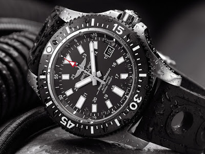 Revoir la réplique de montre Breitling Superocean 44 Special à cadran noir ou bleu