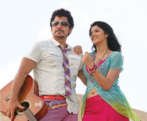 Vikram's Rajapattai tamil Movie First Look Stills ~ INDIAN MOVIE GALLERI