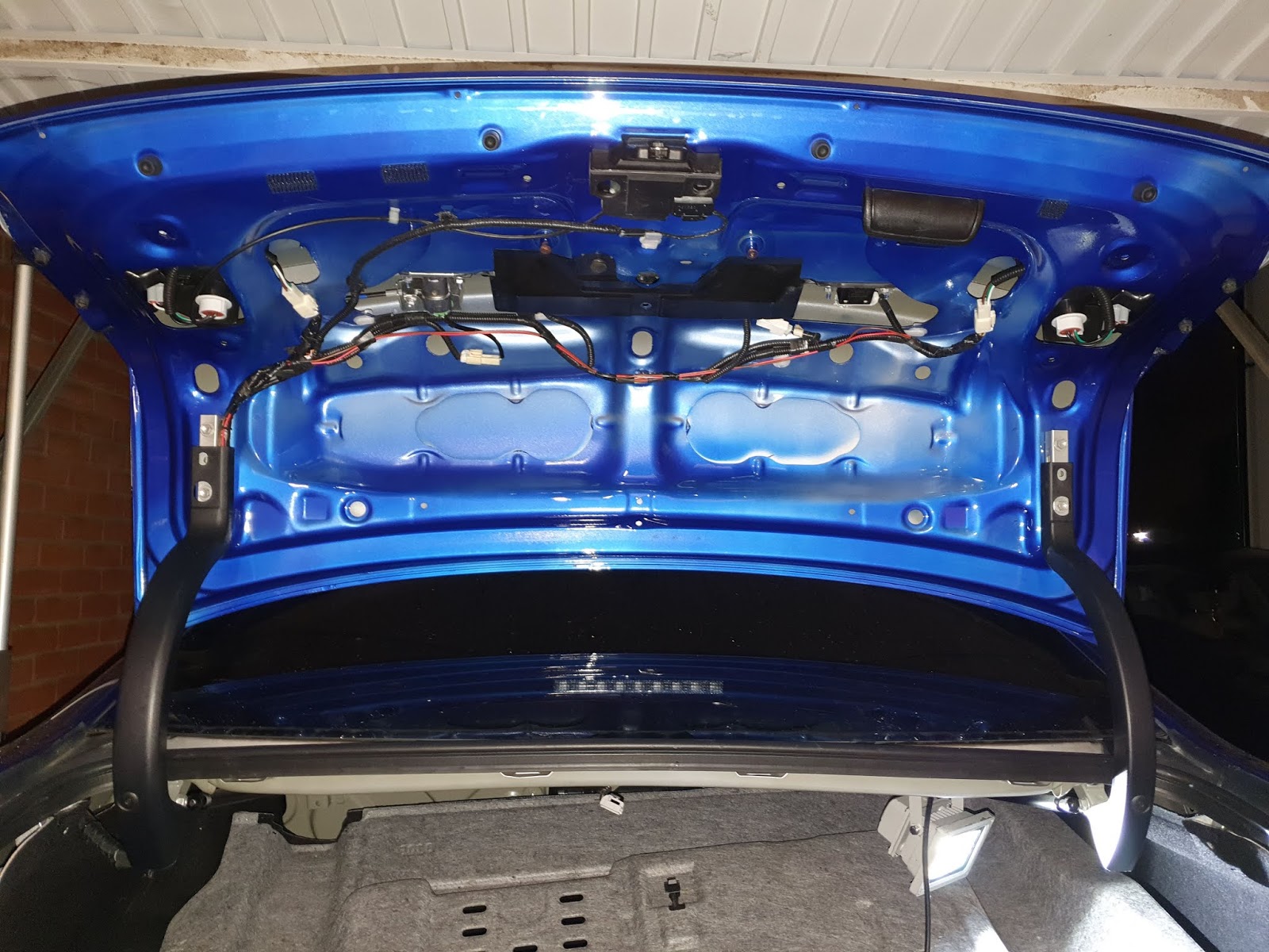 VLAND tail lights & DRL activation on unlock/approach