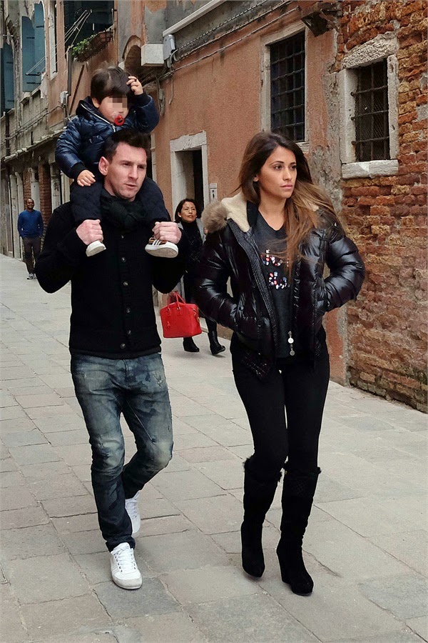 Lionel Messi Celebrates Girlfriend Antonella Roccuzzo S Birthday With Son Thiago
