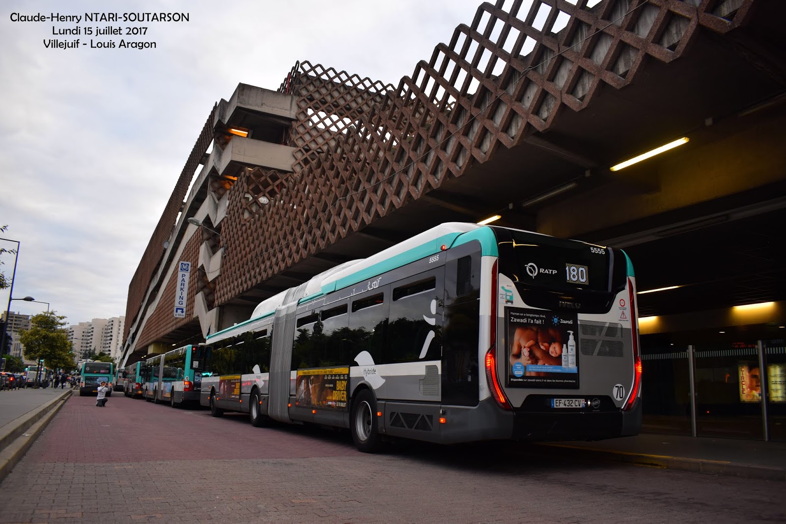 [RATP] Le passage des lignes de bus RATP 180 (IvrysurSeine) et 275 (Nanterre) en articulés