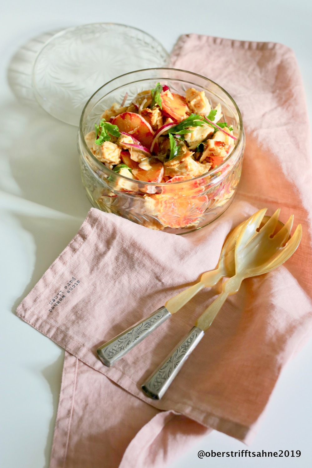 Reste sind das Beste: Geflügelsalat mit Blutorange und Erdnuss