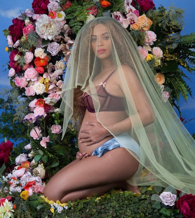 BEYONCE IS PREGNANT WITH TWINS.
