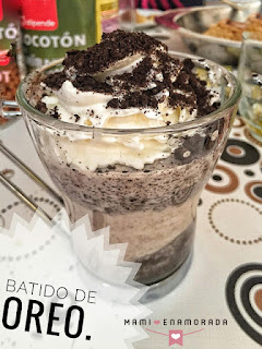 Batido de oreo casero.