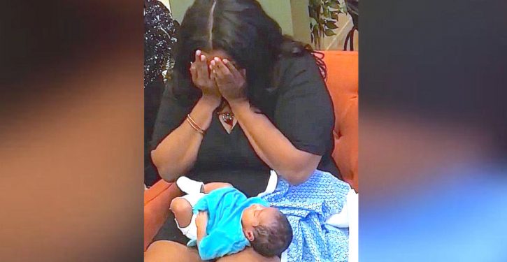 This Woman Receives The Surprise Of Her Life When She Removes The Clothes Of Her Baby