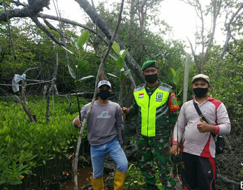 Lakukan Komsos, Babinsa Kelurahan Bandarsyah Ingatkan Waga Selalu Terapkan Protocol Kesehatan