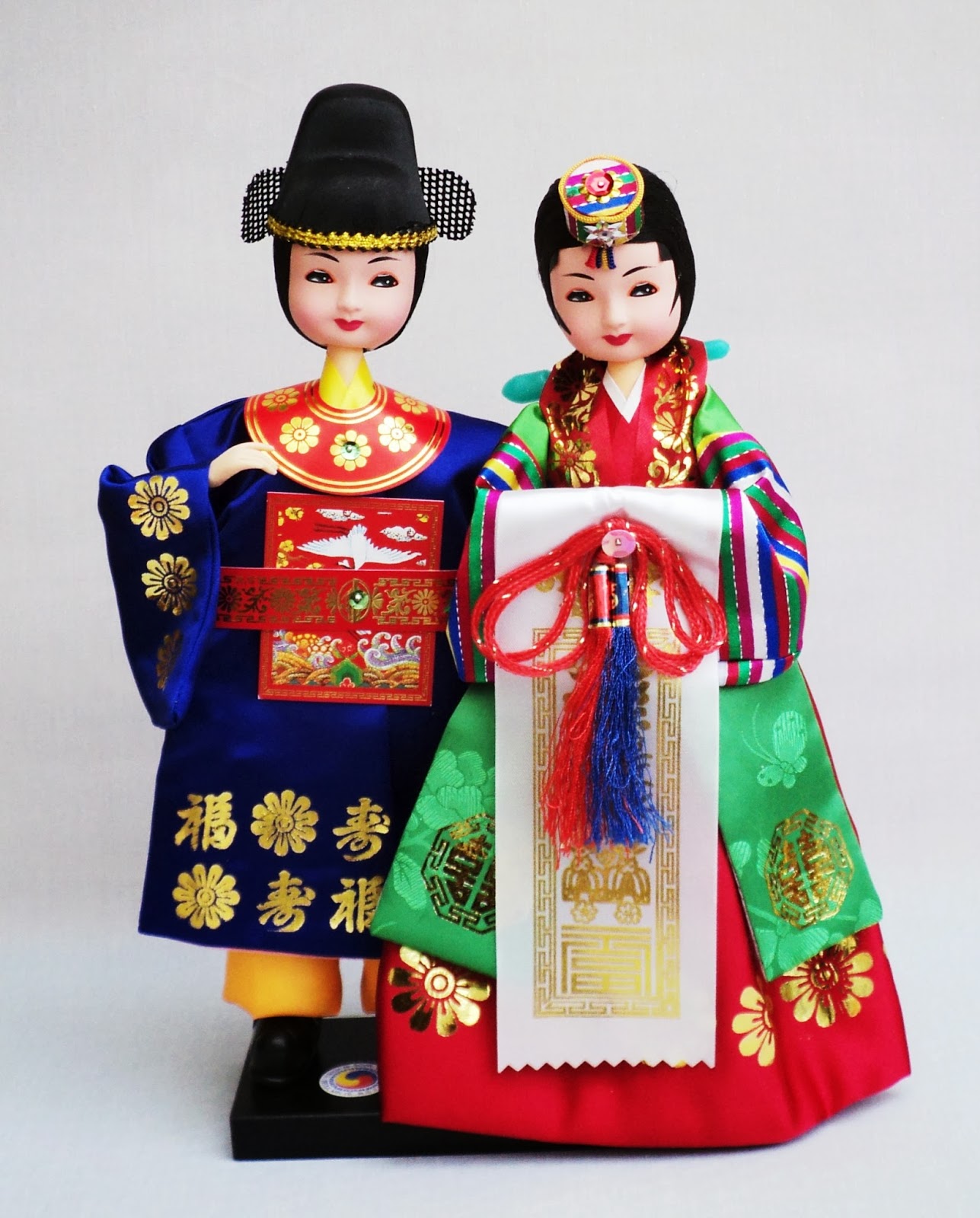 World Costume Dolls MERRY CHRISTMAS (and dolls from Korea and France)