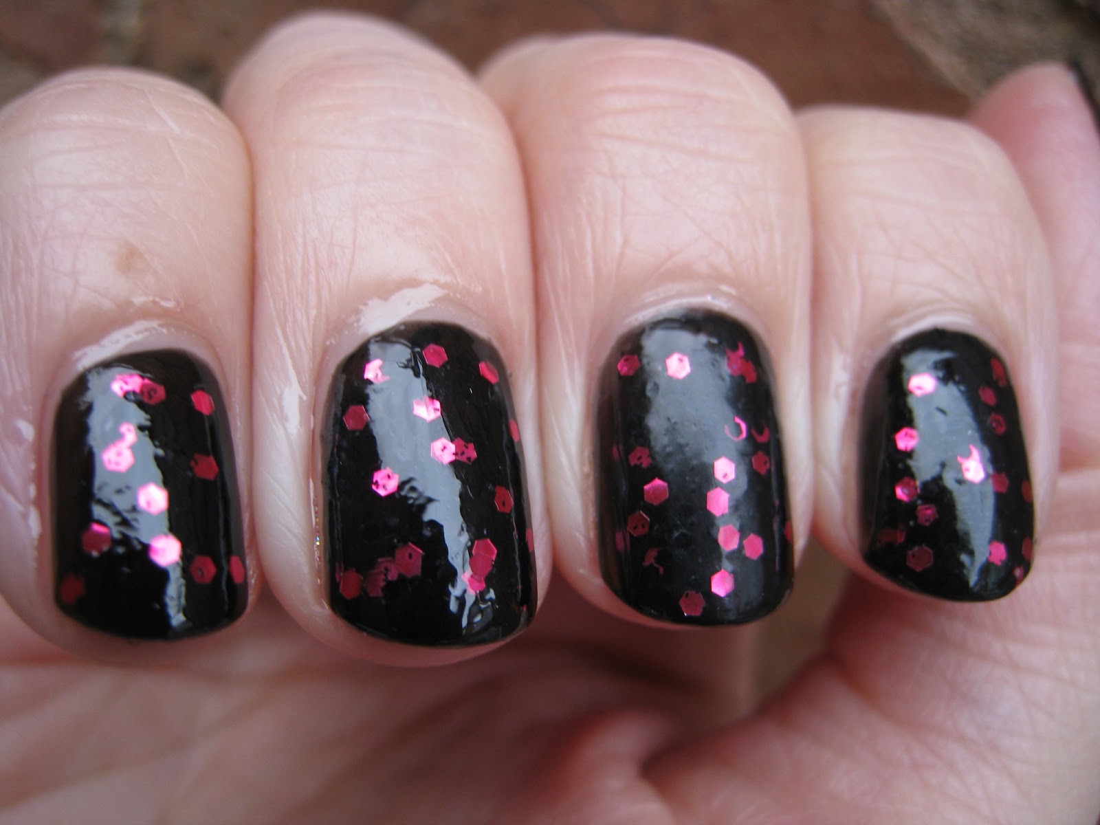 Naily perfect Swatch Barry M Ruby Glitter