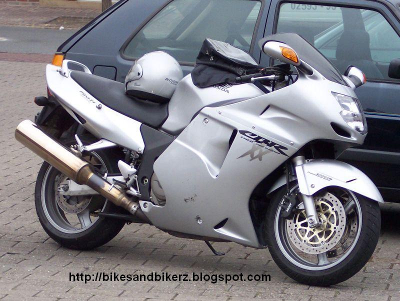 Honda CBR 1100 XX & Wallpapers