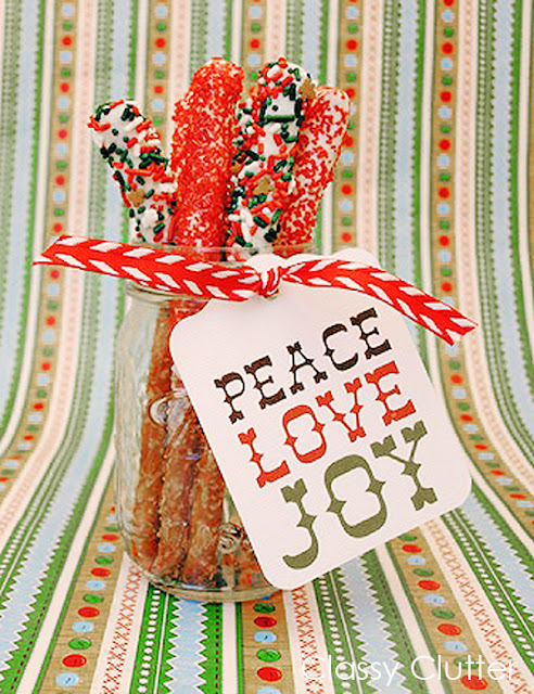 Chocolate Dipped Pretzels {Easy gift idea}