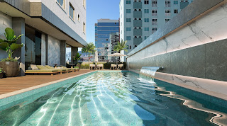 piscina-apartamento-4-suites-venda-horizon-palace-meia-praia-itapema-sc