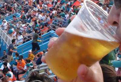Deputados estão prestes a liberar cerveja nos estádios do Paraná